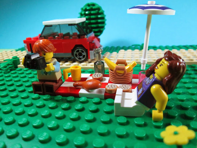 MOC LEGO de viagem de Mini para um pic-nic romântico