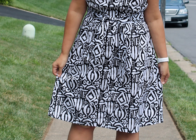 Graphic black and white print stretch poplin sleeveless dress made with the Simplicity 1059 Jiffy sewing pattern.