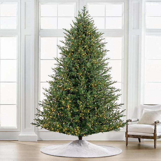 alt="Christmas,Green Christmas tree,how to make Christmas tree,Christmas tree decoration,decoration ideas,snow,festival,season.winter,Santa,fun"
