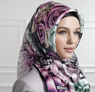 style hijab untuk wajah oval