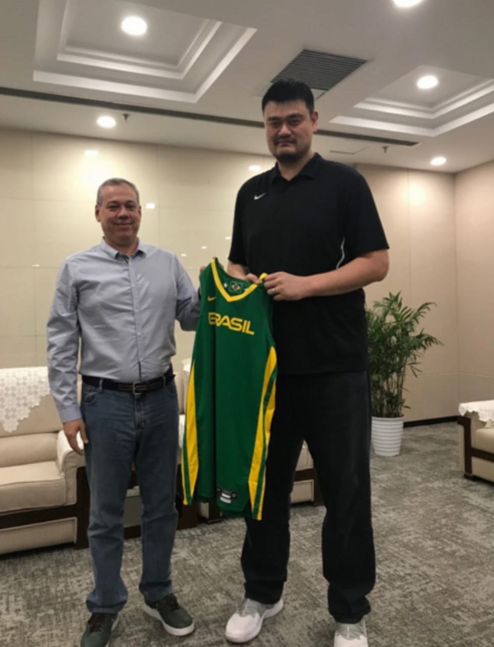 YAO MING - o mais famoso ídolo do esporte na China 