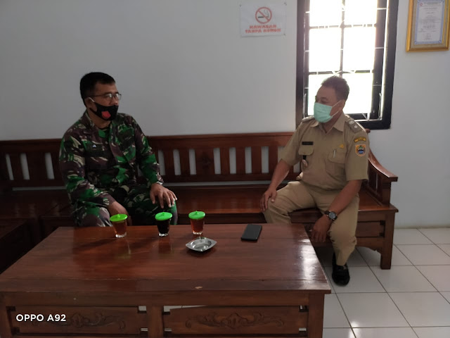 Pelihara Hubungan Yang Harmonis, Danramil Komsos Dengan Kepala Desa