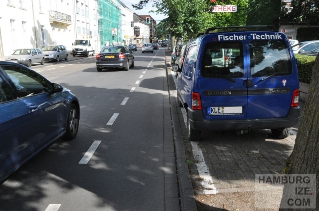 Hellweg in Werl: Parkplätze sollen für Fahrrad-Schutzstreifen weichen