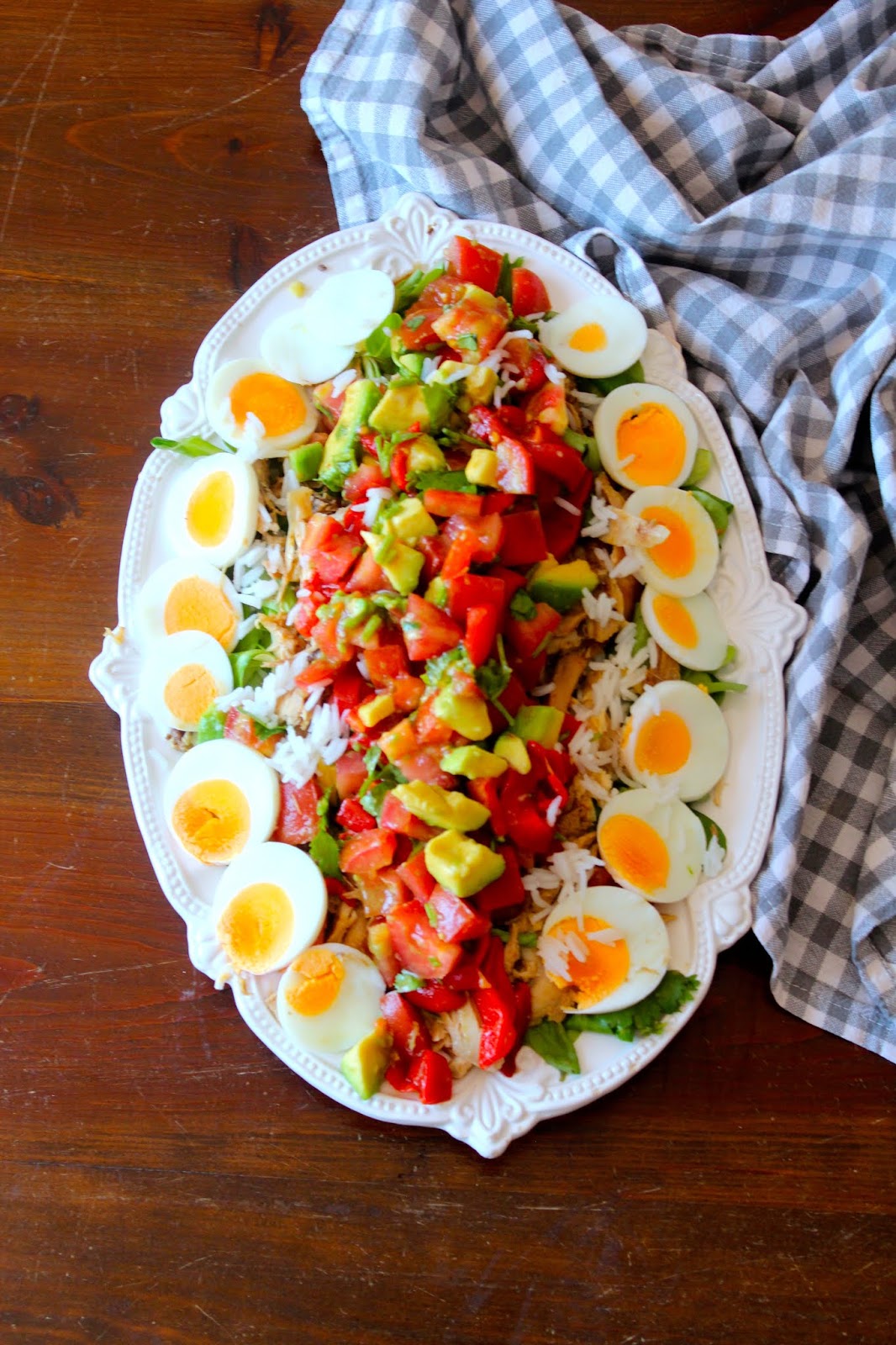 Salada de Arroz e Frango com Picadinho de Tomate e Abacate