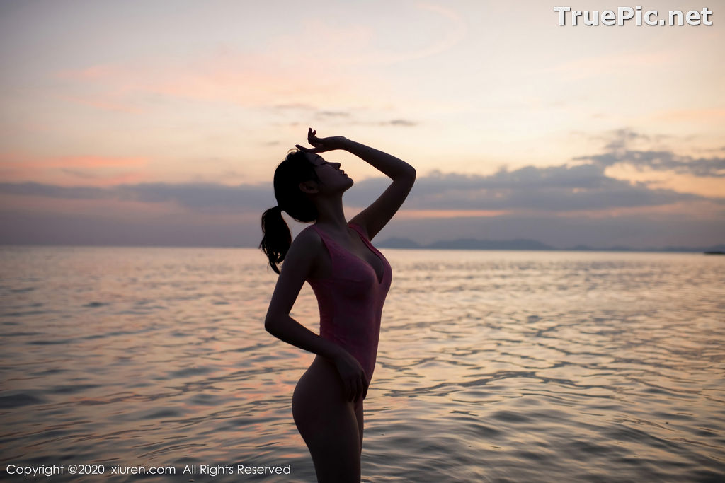 Image XIUREN No.2340 - Chinese Model Shen Mengyao (沈梦瑶) - Sexy Pink Monokini on the Beach - TruePic.net - Picture-65