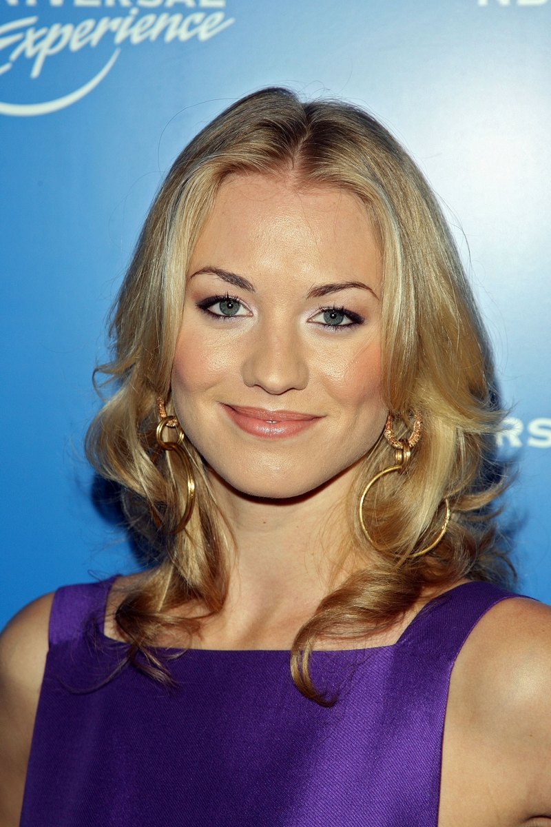 Yvonne Strahovski Fansite
