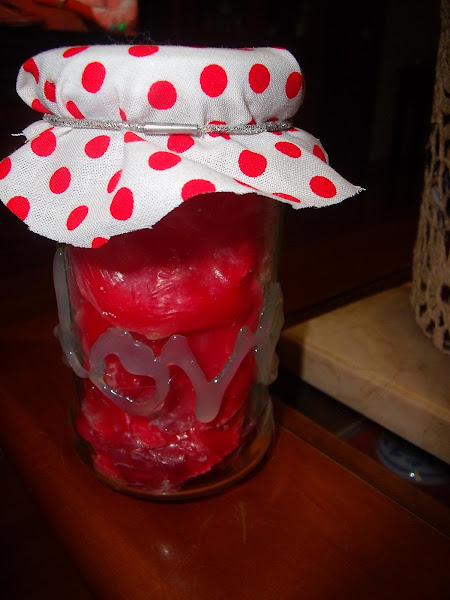 http://manualizando.blogspot.com.es/2013/01/petalos-con-jabon-para-san-valentin.html