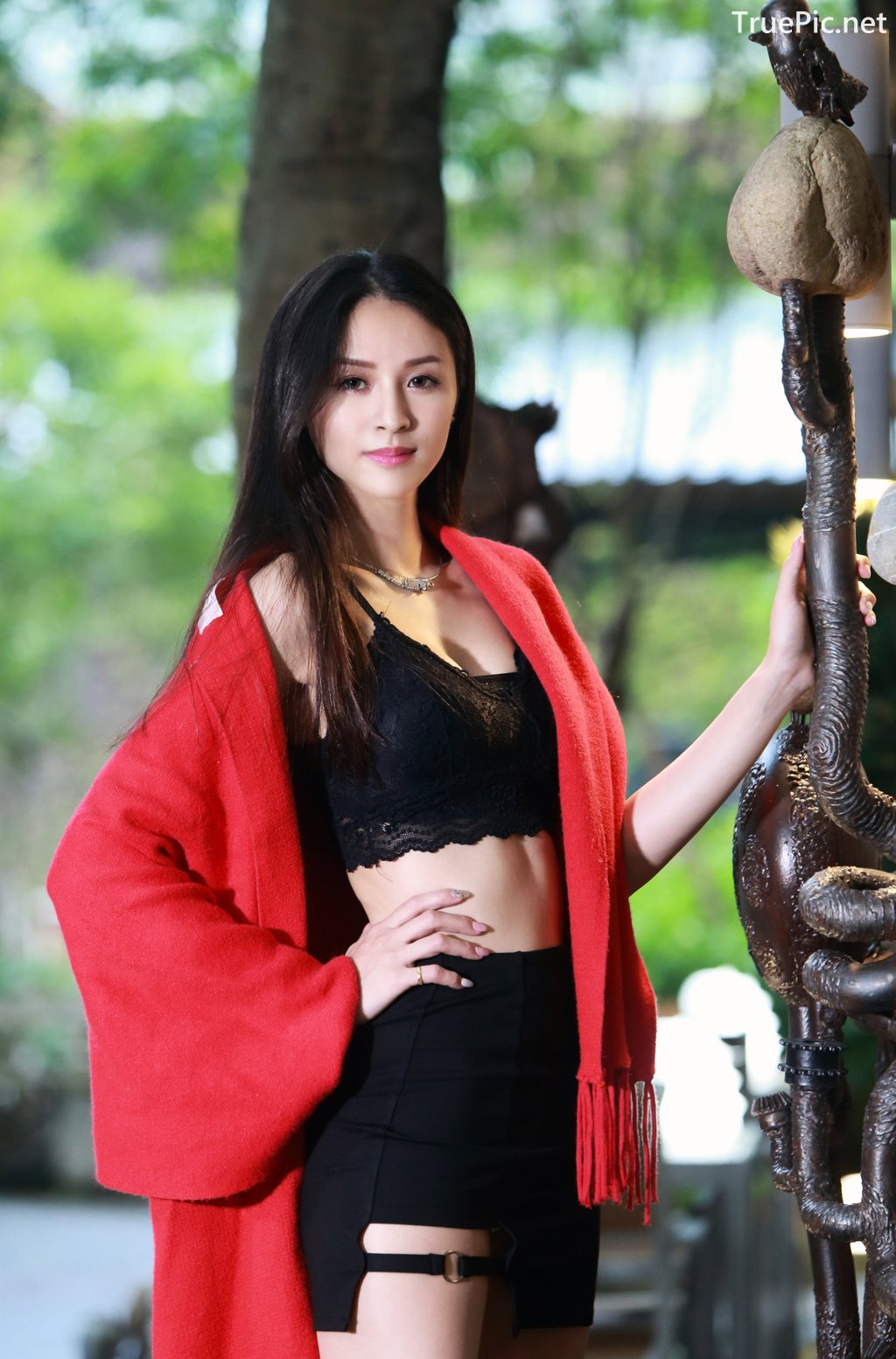 Image-Taiwanese-Beautiful-Long-Legs-Girl-雪岑Lola-Black-Sexy-Short-Pants-and-Crop-Top-Outfit-TruePic.net- Picture-45