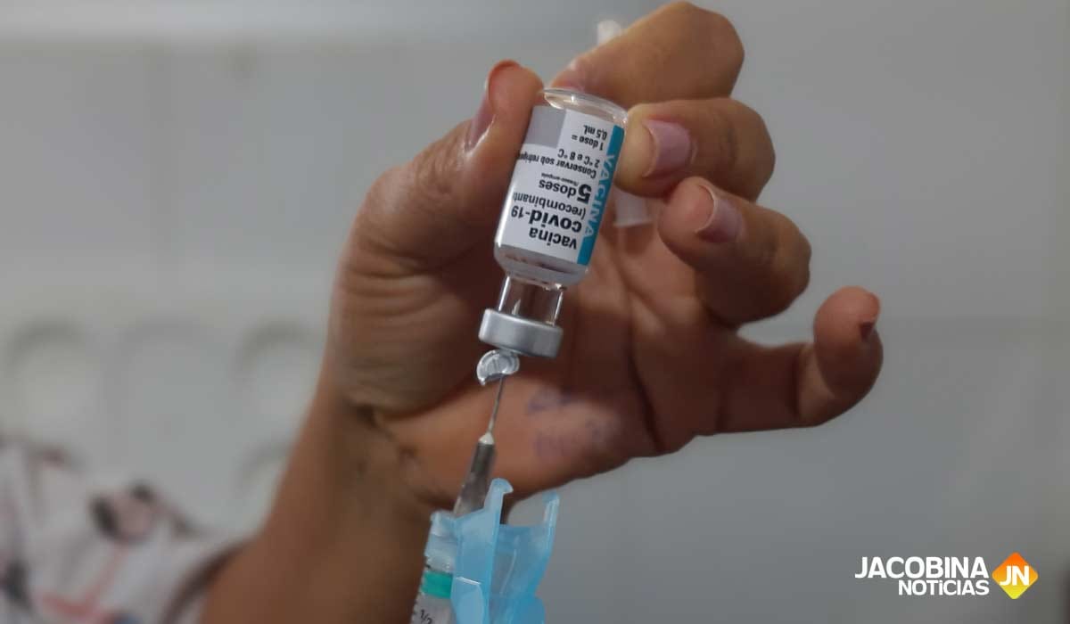 Pessoas com 40 anos começam a ser vacinadas contra Covid-19 em Jacobina