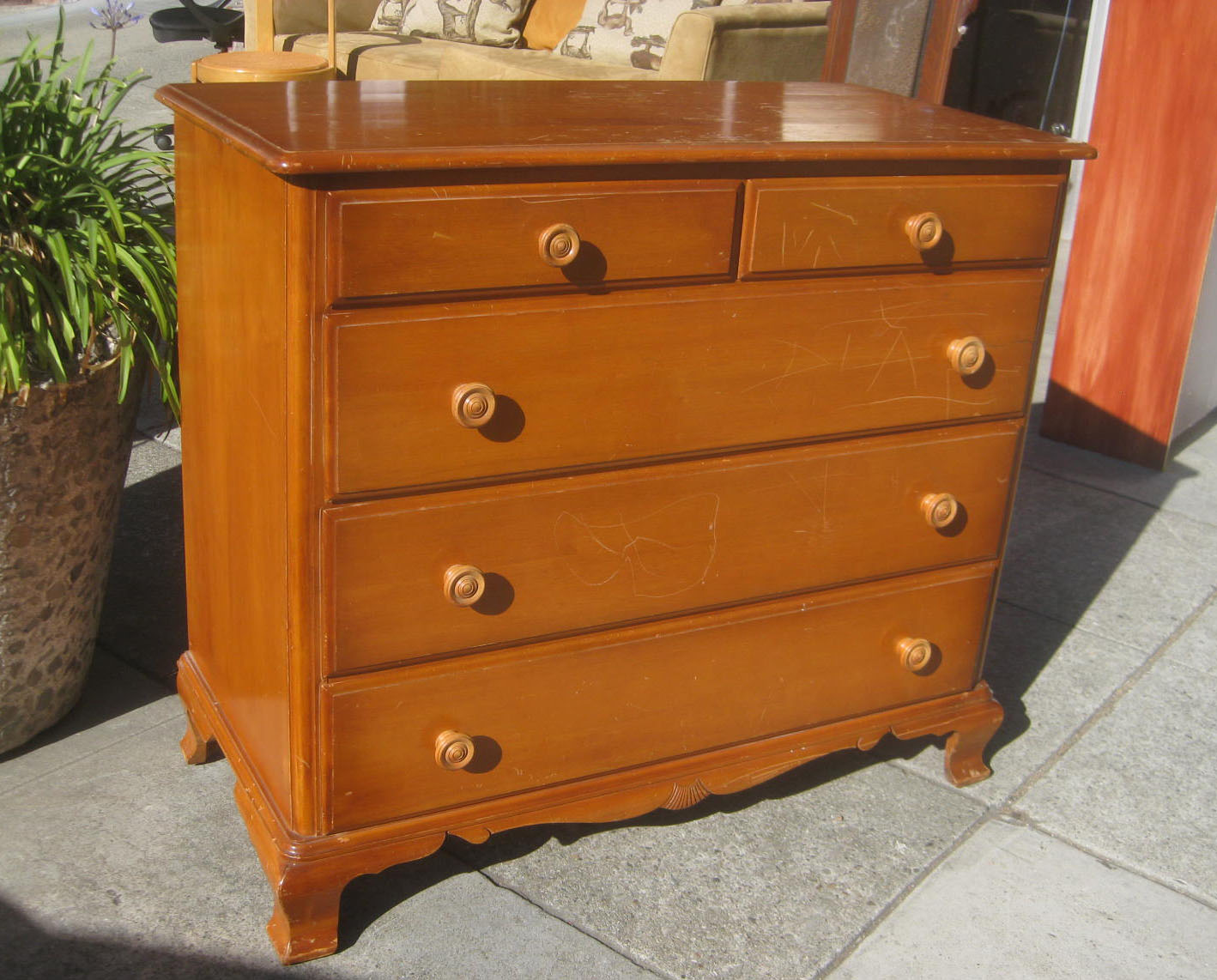 UHURU FURNITURE & COLLECTIBLES SOLD Maple Dresser with Night Stand 95