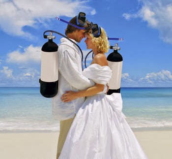 Underwater wedding Thailand