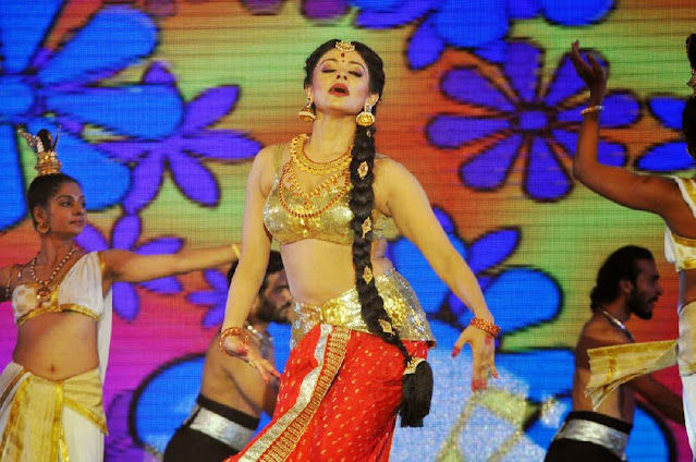 Pooja Kumar Dancing Stills At Telugu Movie Audio Launch 20