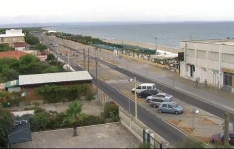 MARINA TRENTA METRI DI SPIAGGIA EROSI, SI SOSPETTA LO