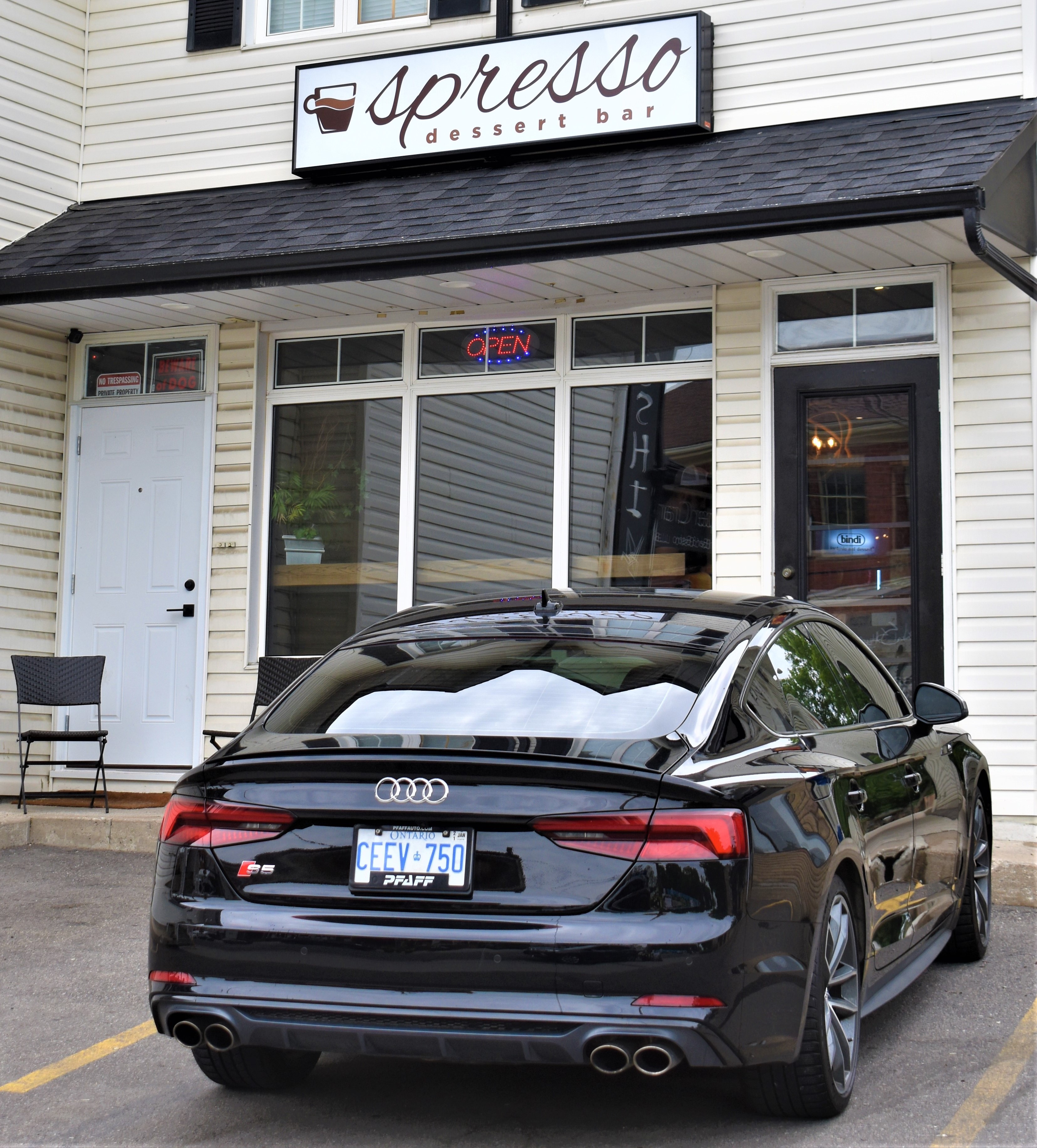 Camera on King & Aurora spresso dessert bar opens in King City