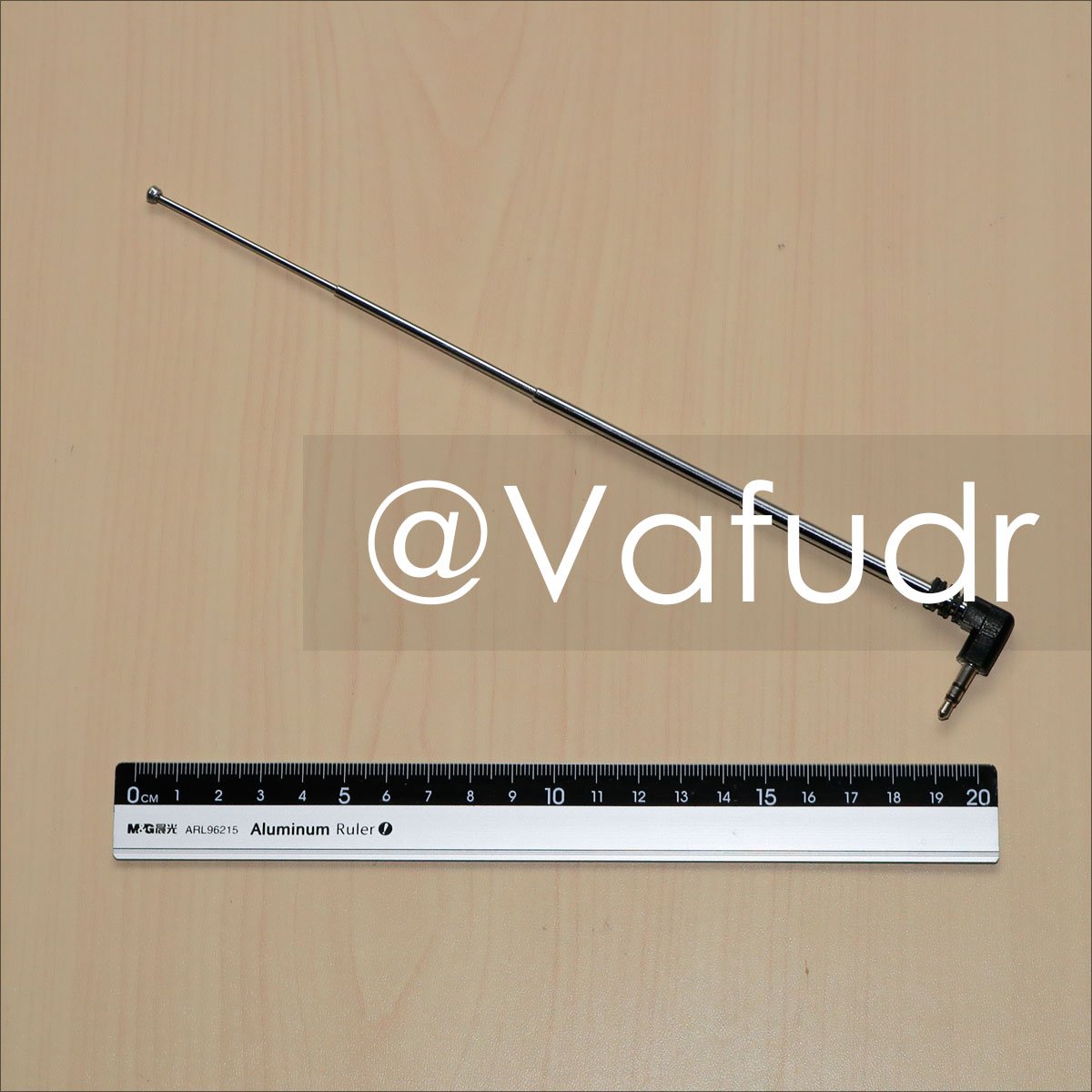 Bits and pieces 3.5mm FM radio retractable antenna for cell phone