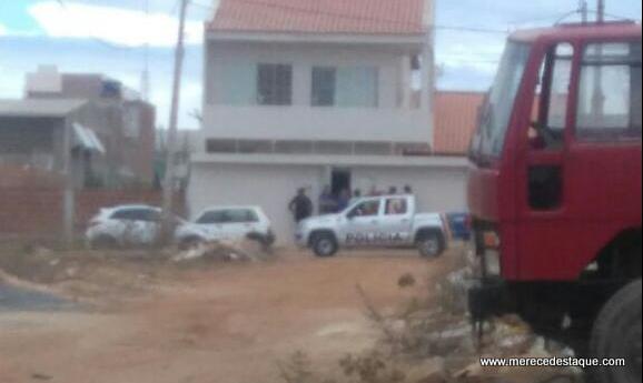 Casa da vereadora Narah Leandro é invadida e assaltada em Santa Cruz do Capibaribe