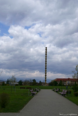 coloana infinitului the endless column Columna del infinito Colonne sans fin Бесконечная колонна