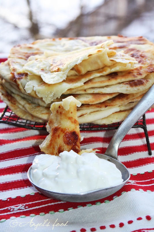 Placinte delicioase coapte pe lespede