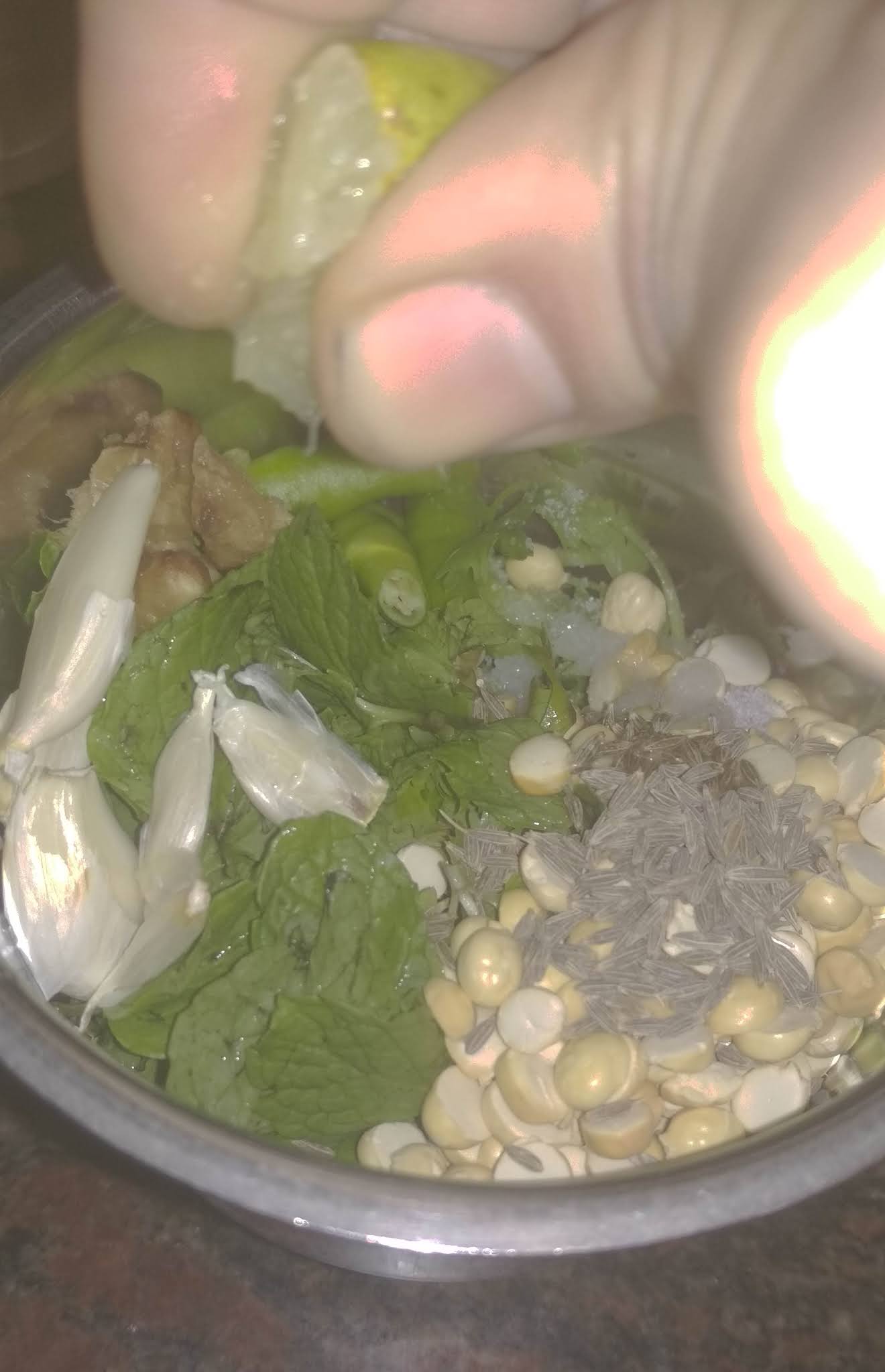 Mint Chutney Recipe for Ragda Pattice, sandwitches, Pani Puri, Shev