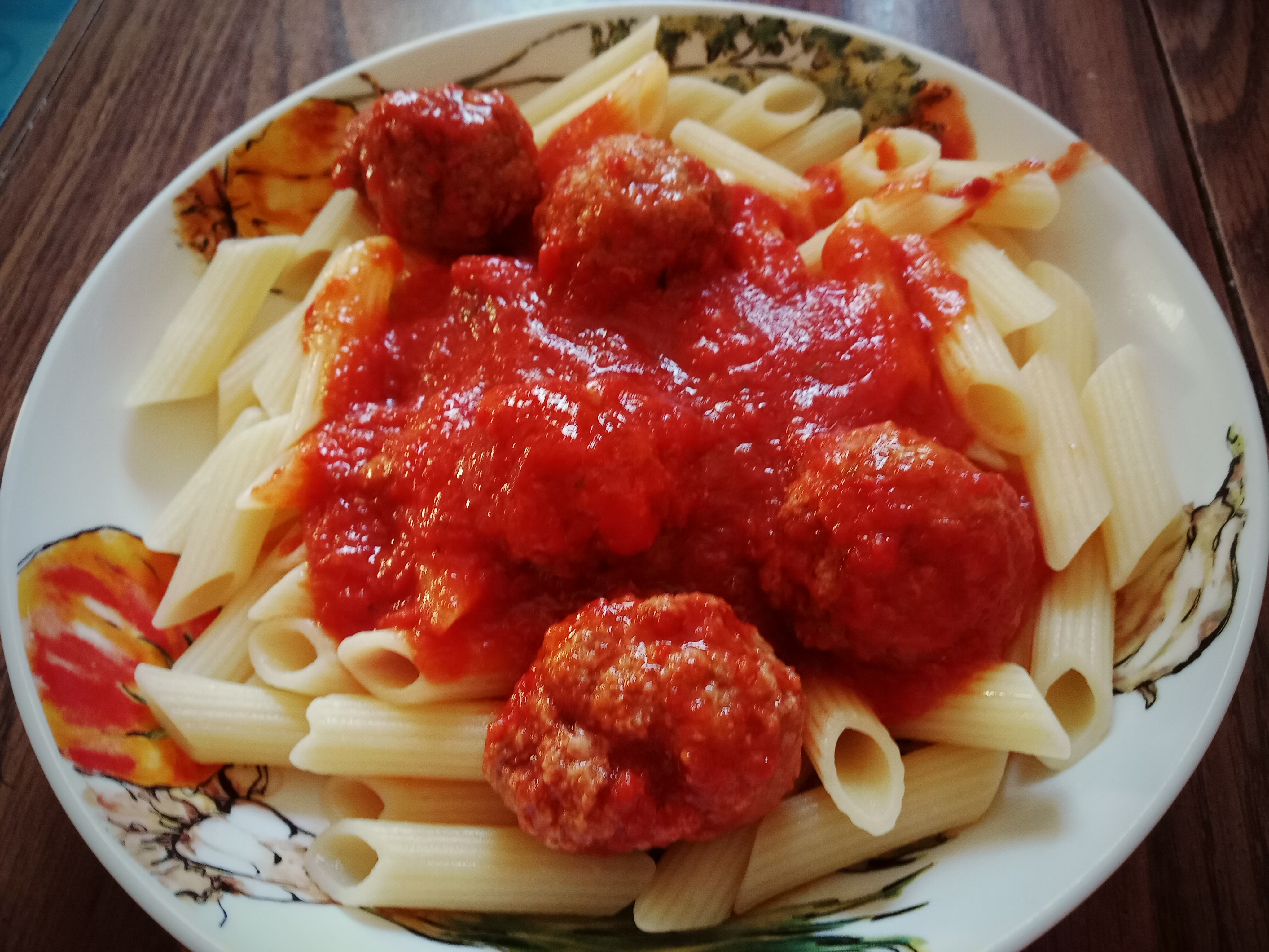MEATBALLS IN TOMATO SAUCE (POLPETTE AL POMODORO) ON PASTA??!