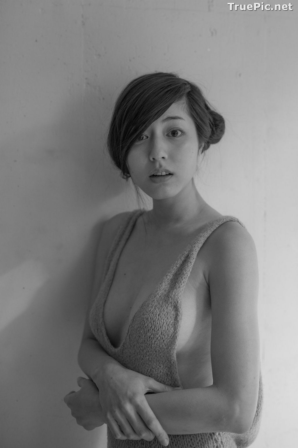 Image Japanese Model and Actress - Yumi Sugimoto - Yumi Mono Chrome - TruePic.net - Picture-36