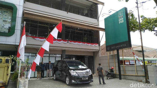 Ketua Dewan Syuro PKB Jabar KH Adang Badrudin Tutup Usia Ketua Dewan Syuro PKB Jabar KH Adang Badrudin Tutup Usia