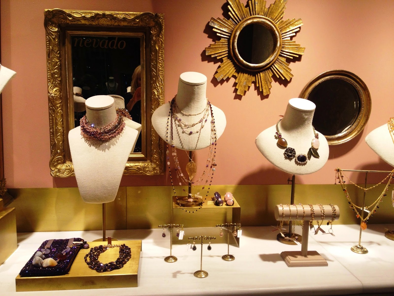 ALICIA MIRALPEIX: SITA BISUTERÍA ARTESANALEN BARCELONA