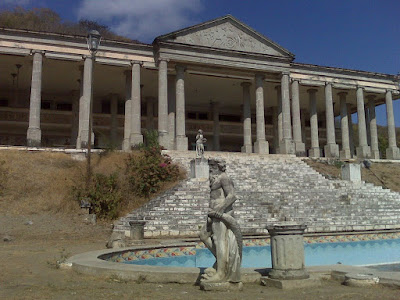 Corte impide a hijo de "Negro" Durazo recuperar "El Partenón".