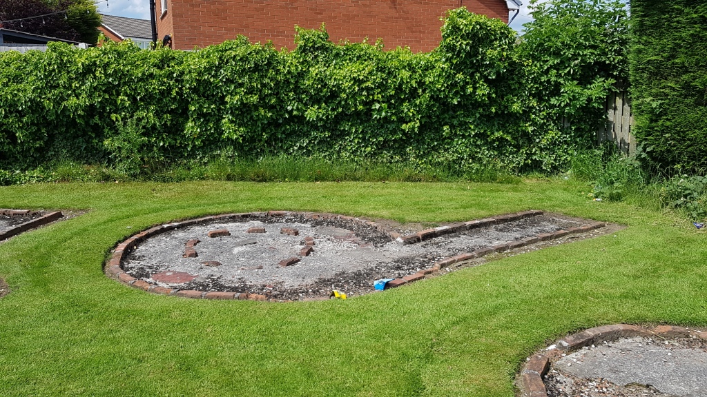 The Ham and Egger Files Crazy Golf at The Railway Hotel in Garswood