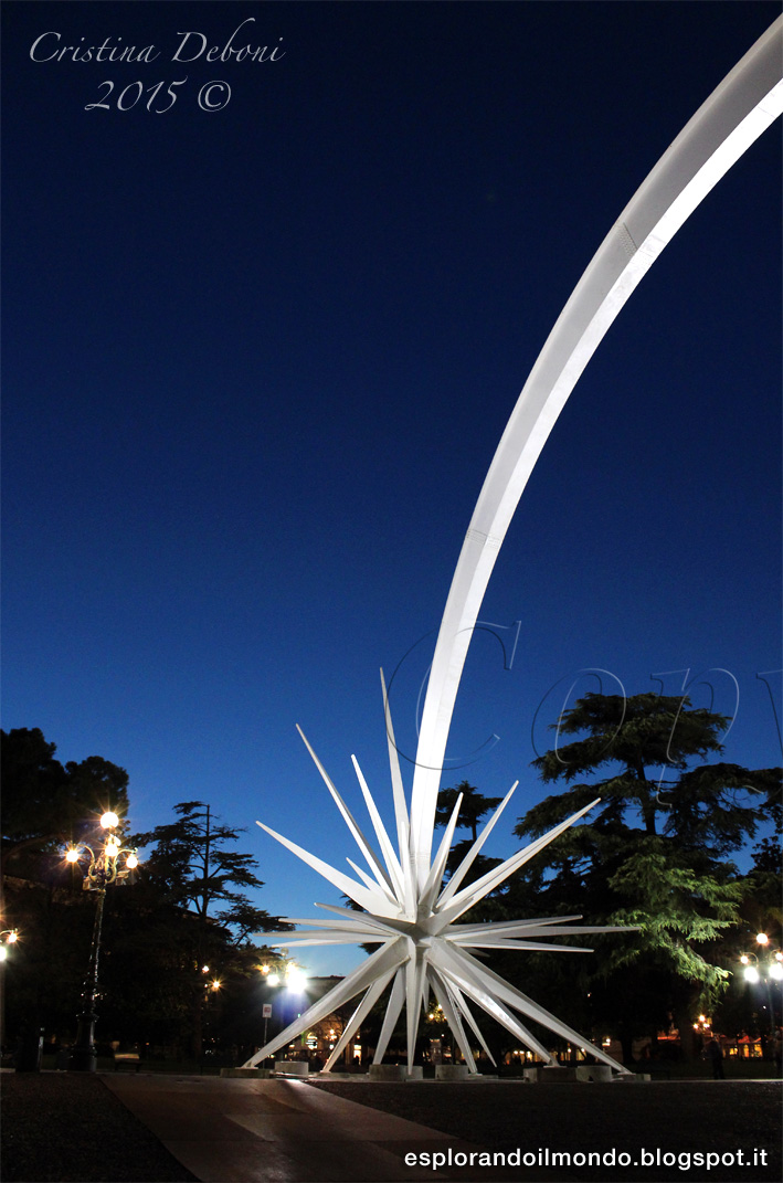 Stella Di Natale Arena Di Verona.Esplorando La Stella Di Natale In Piazza Bra A Verona Un Opera Che Vivra Nel Tempo