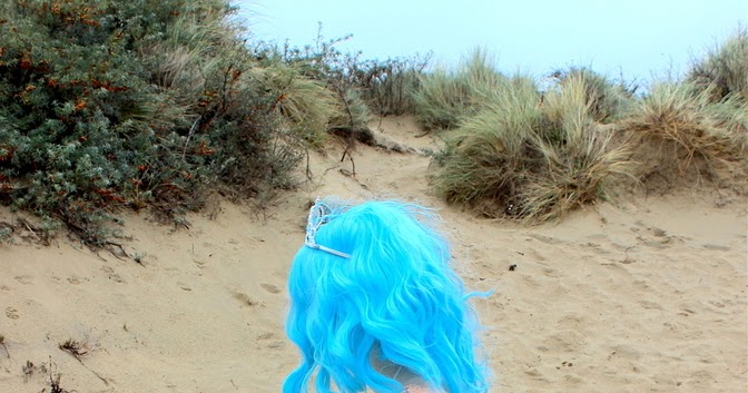 Blue Haired Mermaid Figure - wide 5