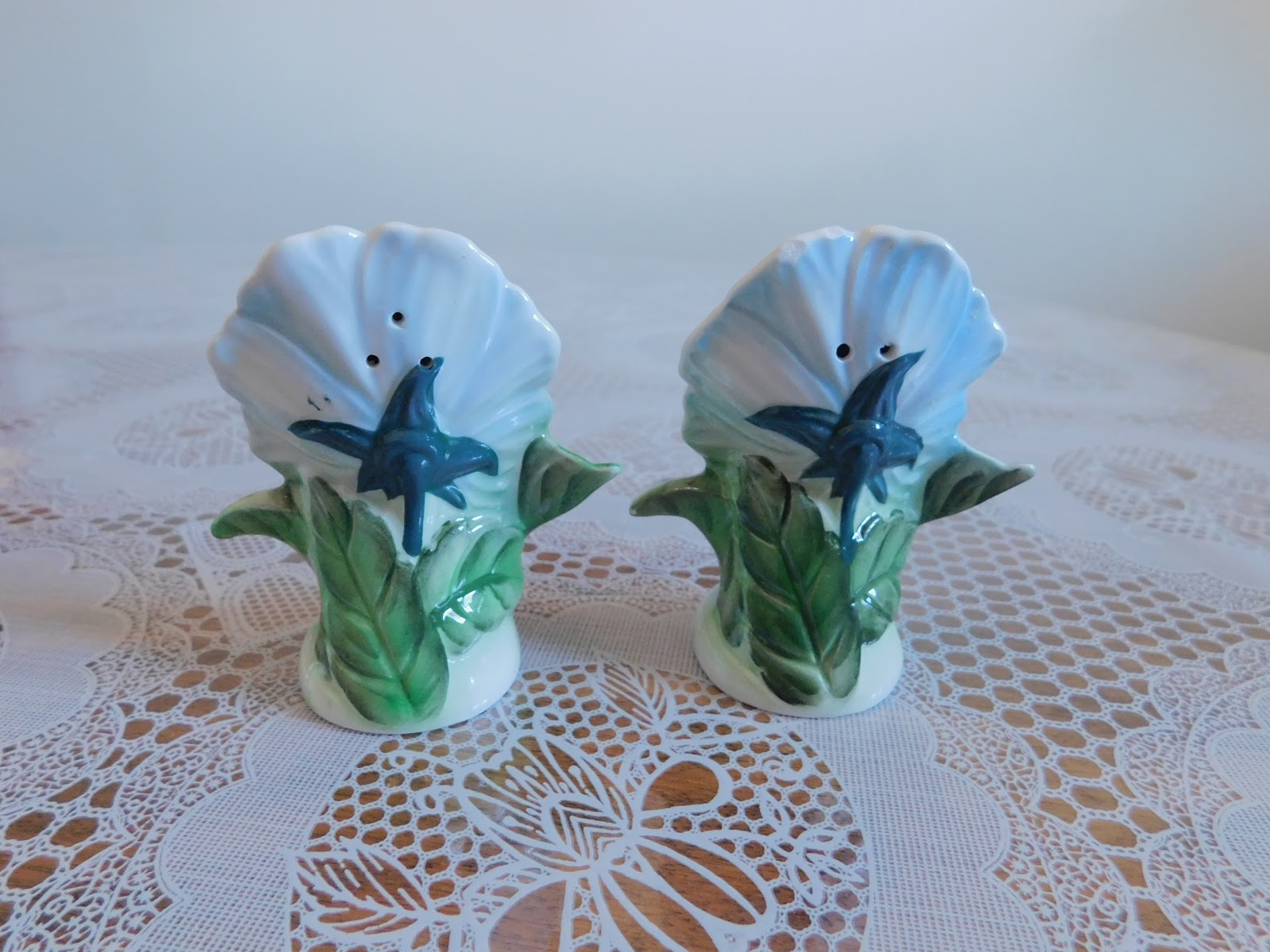 Lost Lovelies Found PY Japan Anthropomorphic Smiling Blue Flower Salt