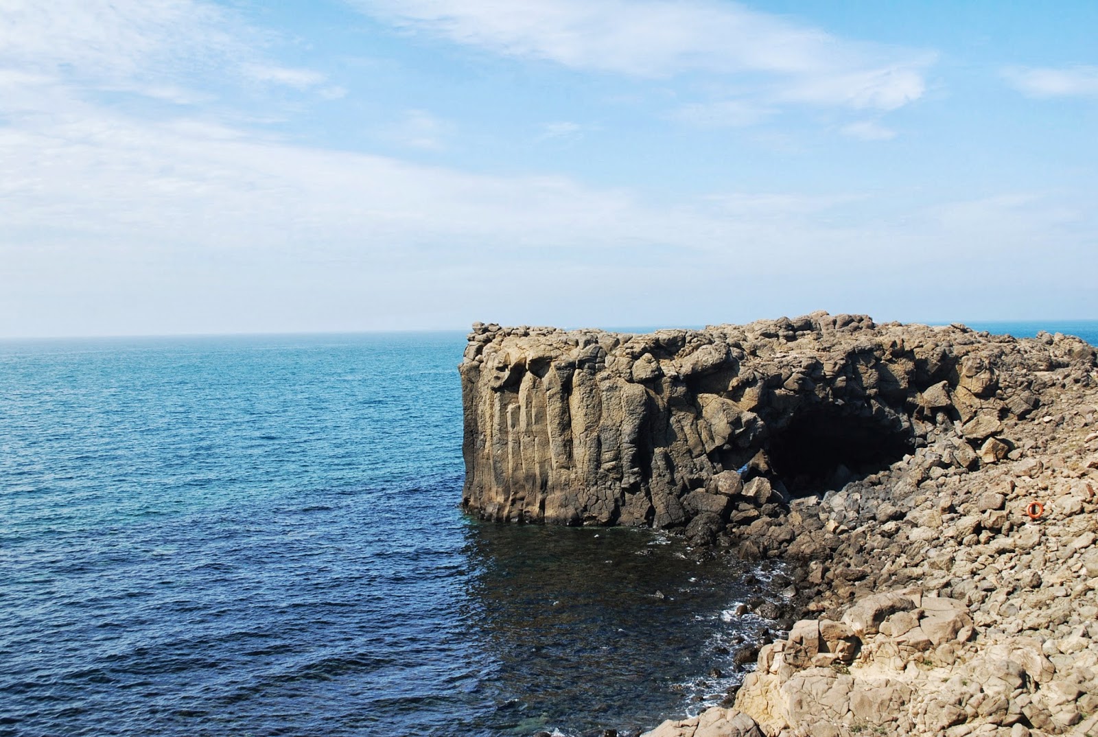 台灣-澎湖] 澎湖西嶼小門。海蝕鯨魚洞
