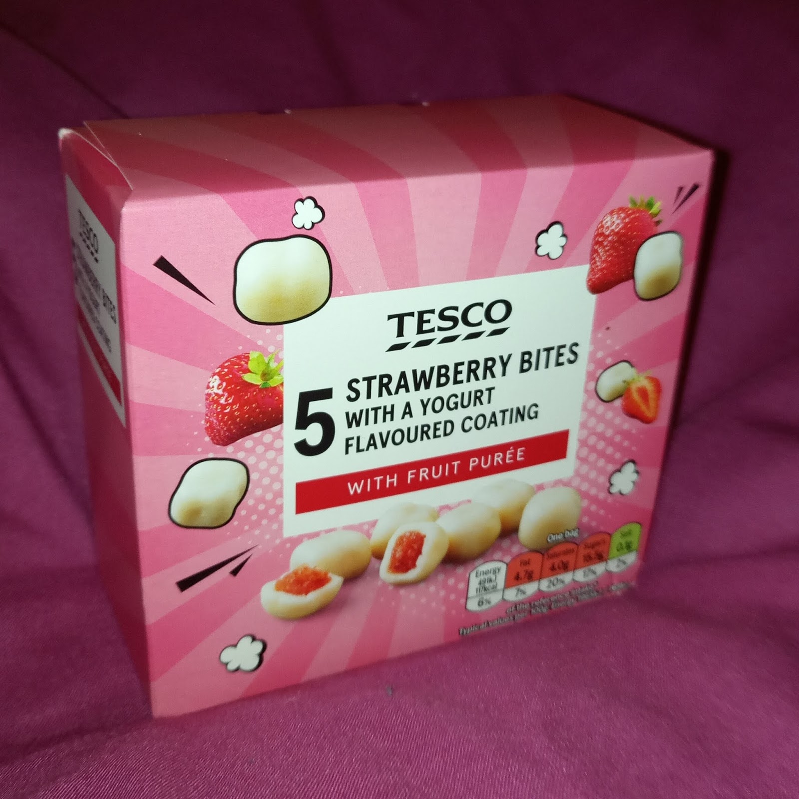 Supersupergirl's Food Reviews [Review] Tesco Strawberry bites with a