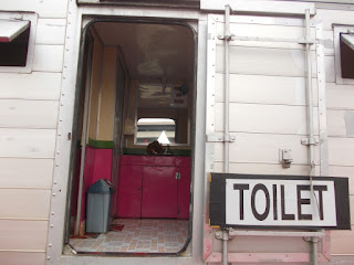 Toilet mobil luar Toilet mobil luar