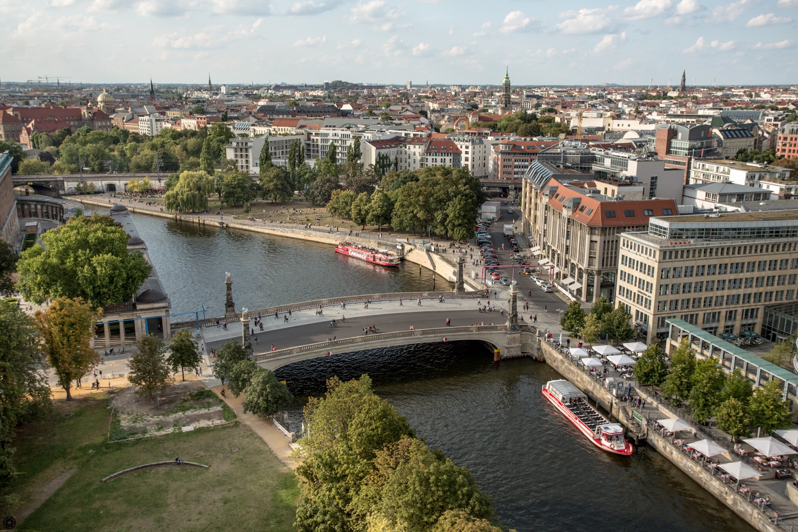 Spree desde el Dom :: Canon EOS5D MkIII | ISO100 | Canon17-40 @33mm | f/9.0 | 1/160s