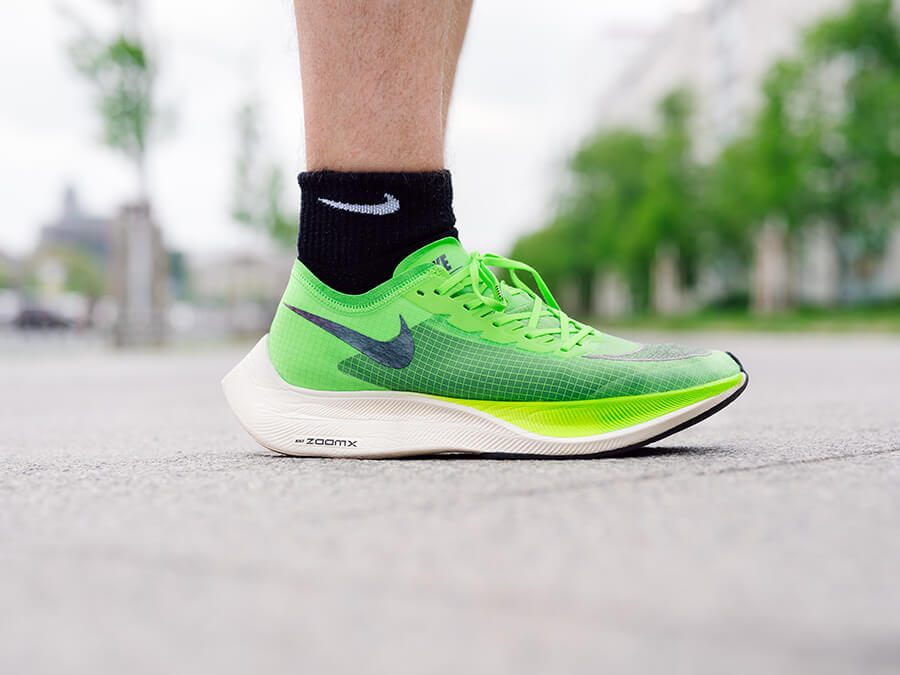 【セール：美品】Nike ZoomX VaporFly Next% 26.0cm