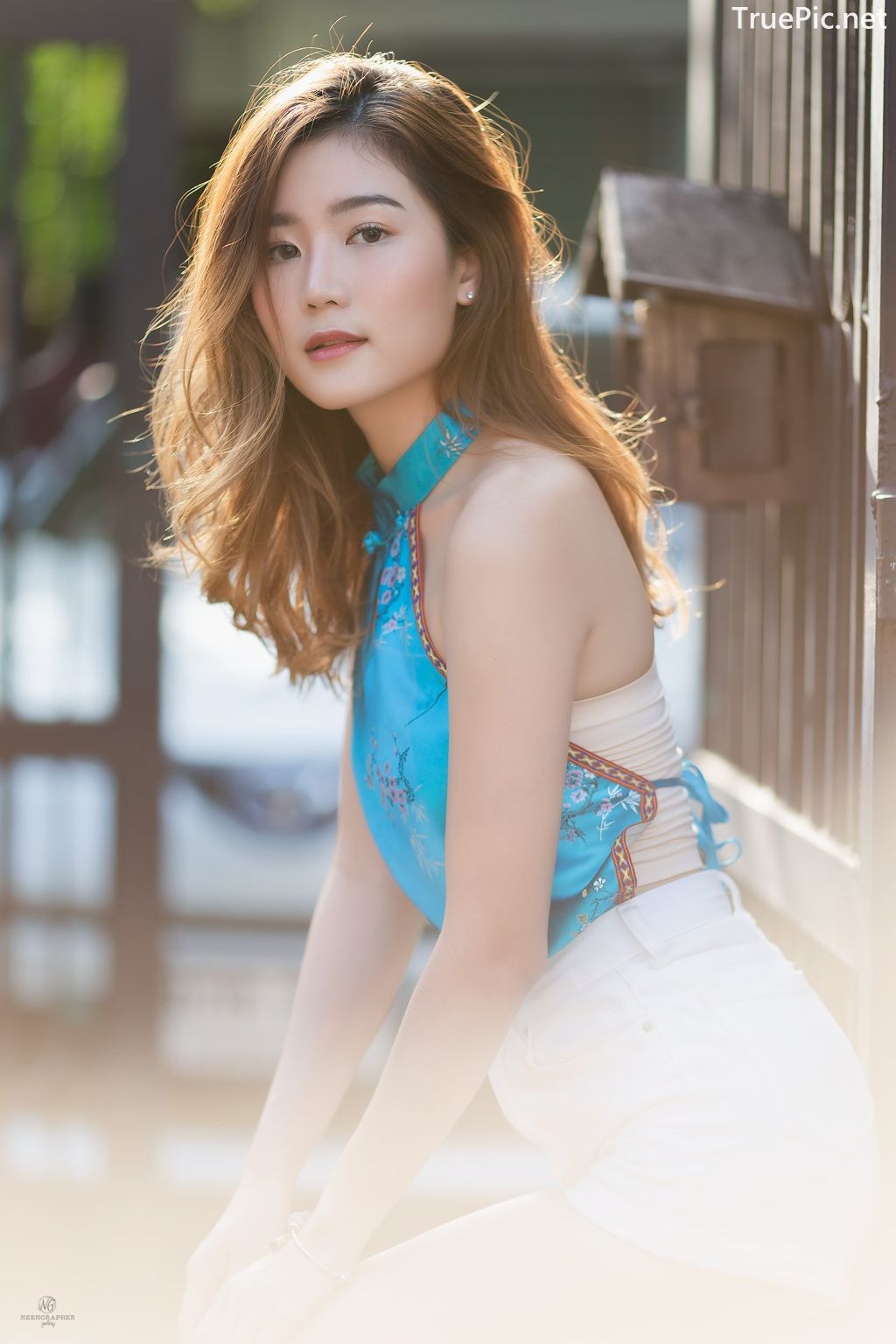 Image-Thailand-Beautiful-Girl-Pattaravadee-Boonmeesup-Blue-Chinese-Traditional-Undershirt-TruePic.net- Picture-22