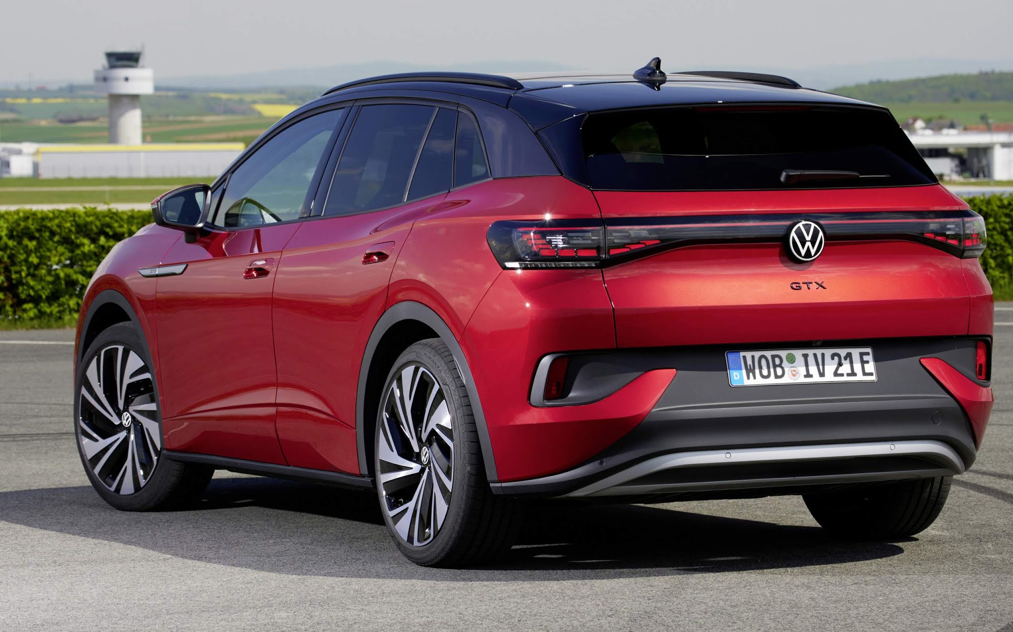 Volkswagen ID.4 GTX SUV elétrico esportivo agrada em testes na Europa