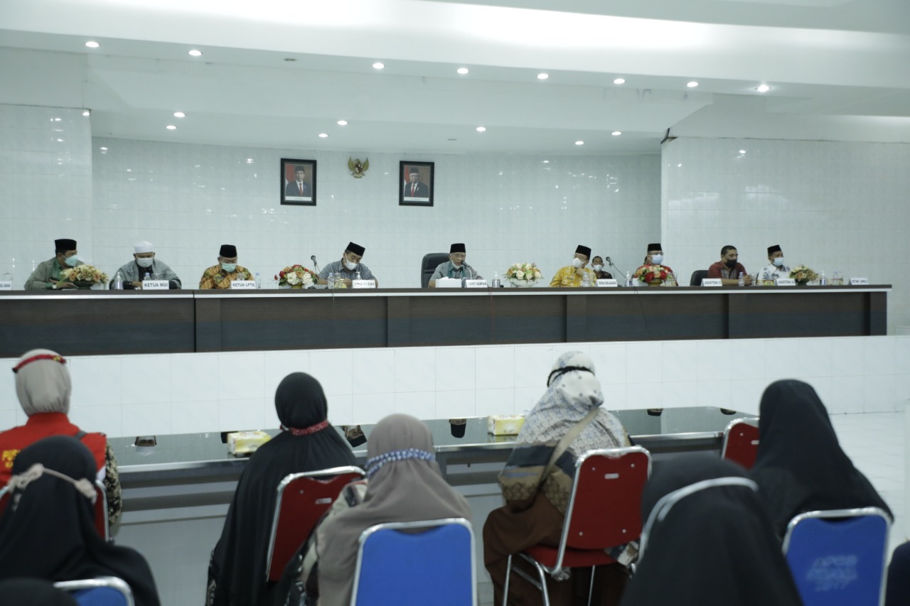 Bupati Asahan Lepas Kafilah Kabupaten Asahan Untuk mengikuti STQH Ke XVII Provinsi Sumut Bupati Asahan Lepas Kafilah Kabupaten Asahan Untuk mengikuti STQH Ke XVII Provinsi Sumut