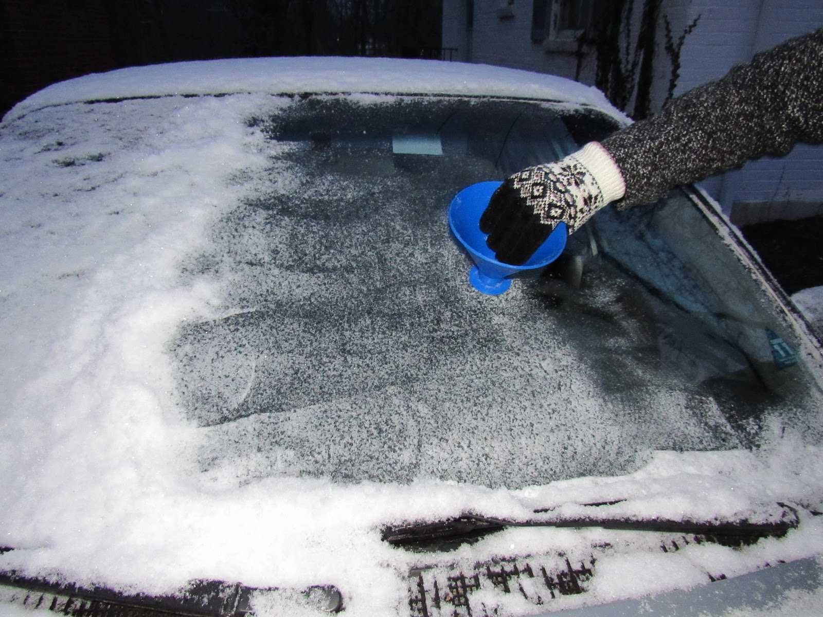 Minta's Creations The Scrapearound ice scraper review!