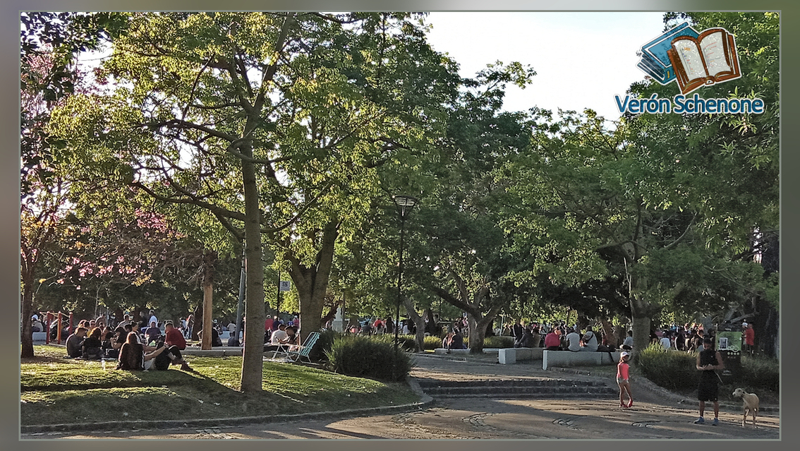 Plaza Mitre (fotografía mejorada) (diapositiva 2)