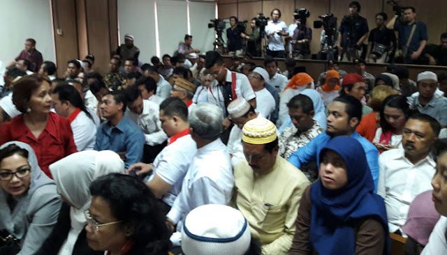 Sidang Kasus Penistaan Agama: Kapasitas Ruang 84 Orang Penuh Sidang Kasus Penistaan Agama: Kapasitas Ruang 84 Orang Penuh