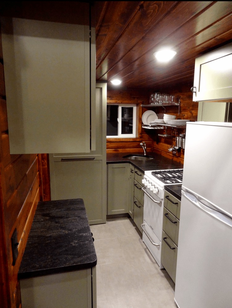 Casper Tiny Cabin (333 Sq Ft) [ TINY HOUSE TOWN ]