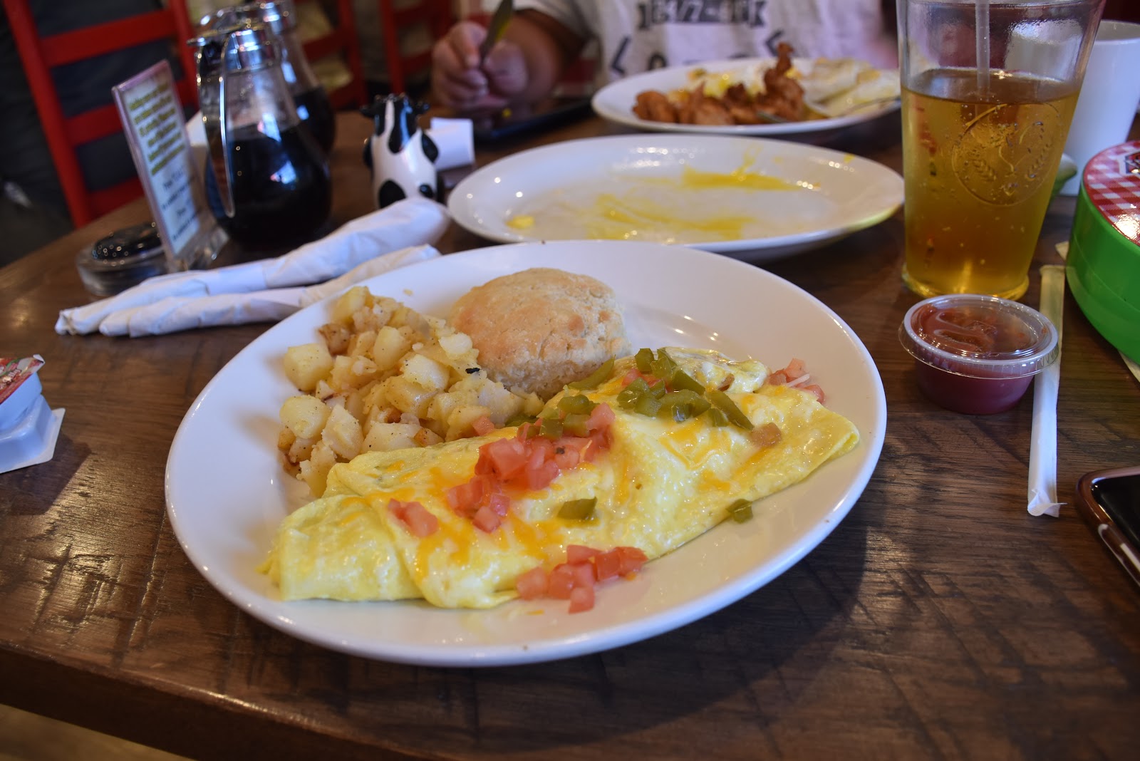 Pigeon Forge's Best and Most Family-Friendly Restaurant: Frizzle Chicken Farmhouse Cafe
