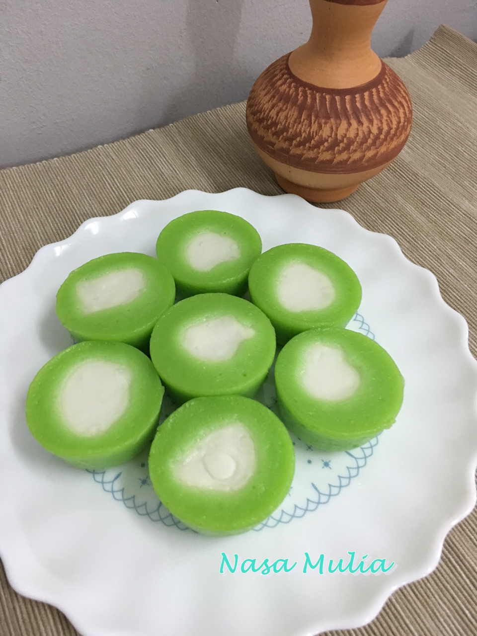 warna warni hidupku.............. Kuih Nona Manis