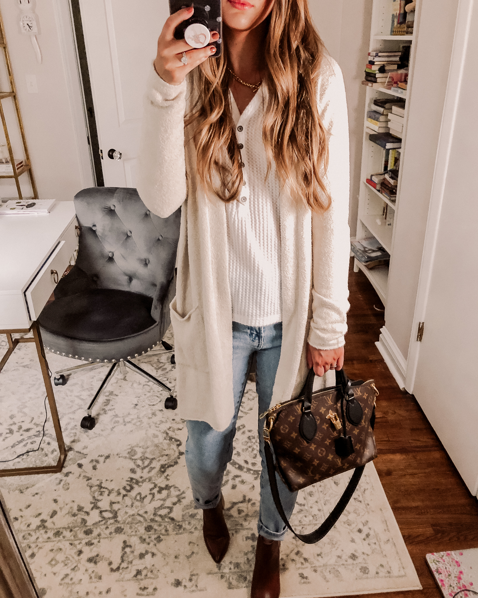 30 Louis Vuitton Monogram bag outfits: Alma,Speedy ideas