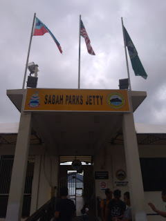 sabah jetty parks kota kinabalu KK Jalur gemilang bendera malaysia sabah negeri diatas bayu sabah jetty parks kota kinabalu KK Jalur gemilang bendera malaysia sabah negeri diatas bayu