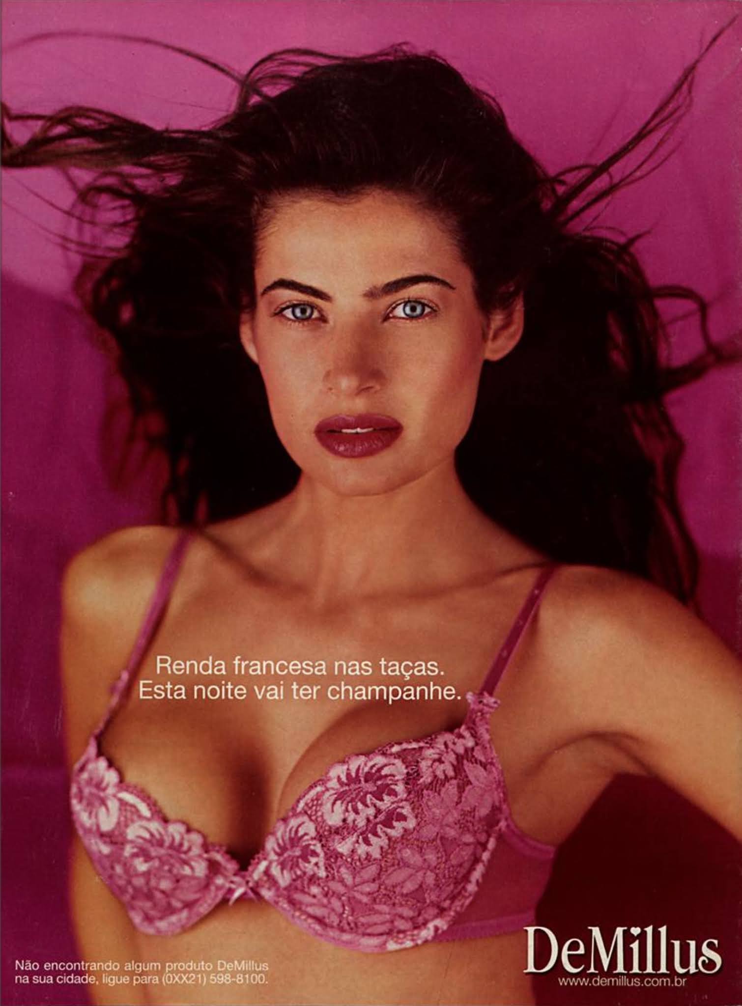 Anúncio da DeMillus promovendo sua lingerie com renda francesa no ano de 2001