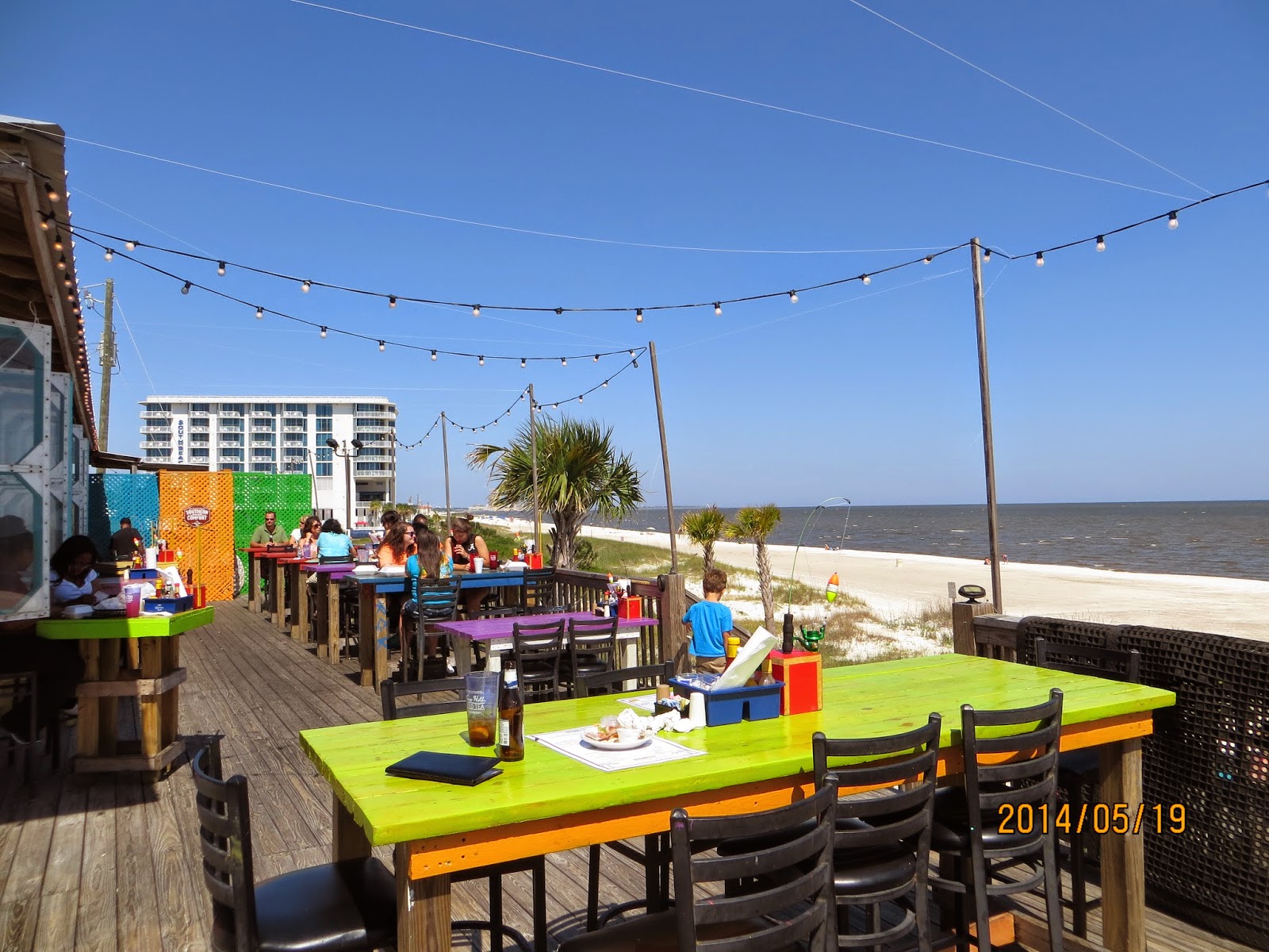 Jeeps Pubs Taverns and Bars Shaggy's Beach Bar and Grill (Biloxi